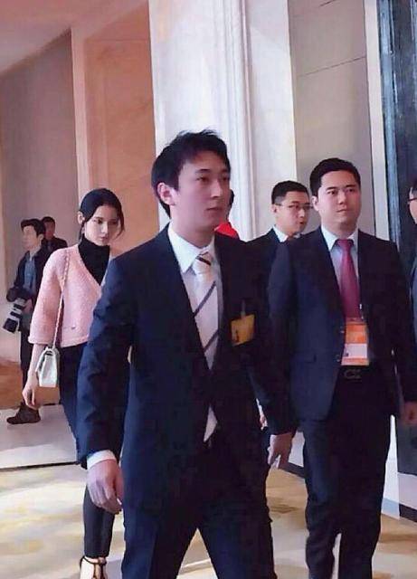 张馨予晒与张予曦同框照,李晨前女友和王思聪前女友,谁更美一目了然