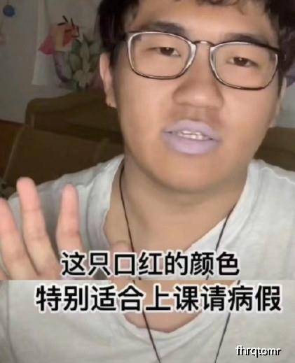 爆笑GIF:天天就知道玩手机, 不给你弄坏不死心