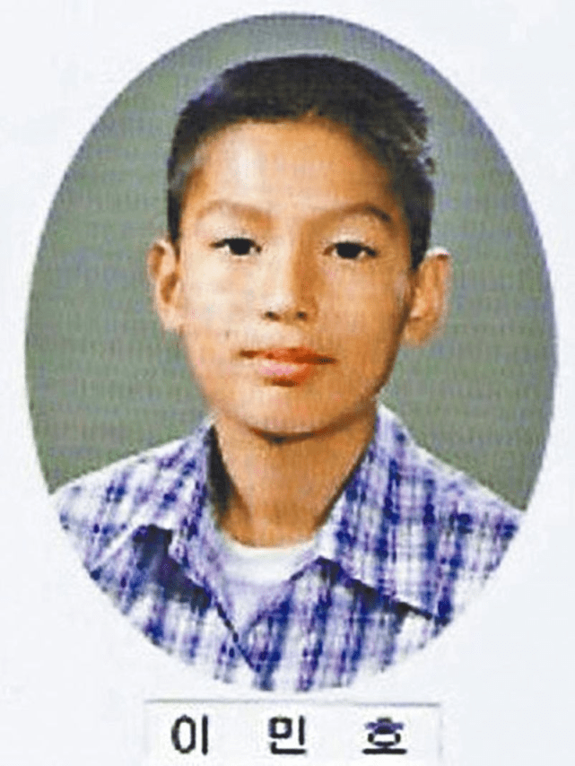 李敏镐33岁生日公司曝光其童年照,与成年后同款笑容力破整容传闻
