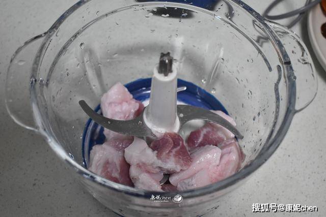 给孩子做这早餐,皮薄馅大香脆美味还营养,比肉包子馅饼简单好吃