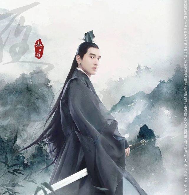 被“天下第一美男”灼伤双眼!帅气不够,烟熏妆来凑?