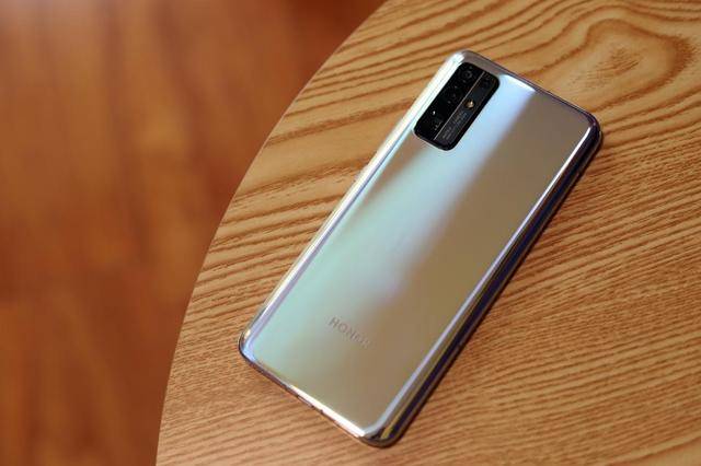 麒麟985仅2829元,256GB+4000mAh+50倍数码变焦,比6.18还便宜