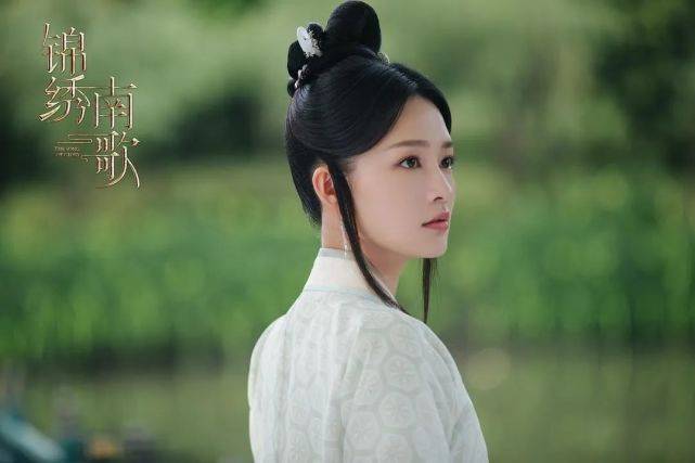 李沁新剧毫无水花,美貌和演技加持,也拯救不了bug?