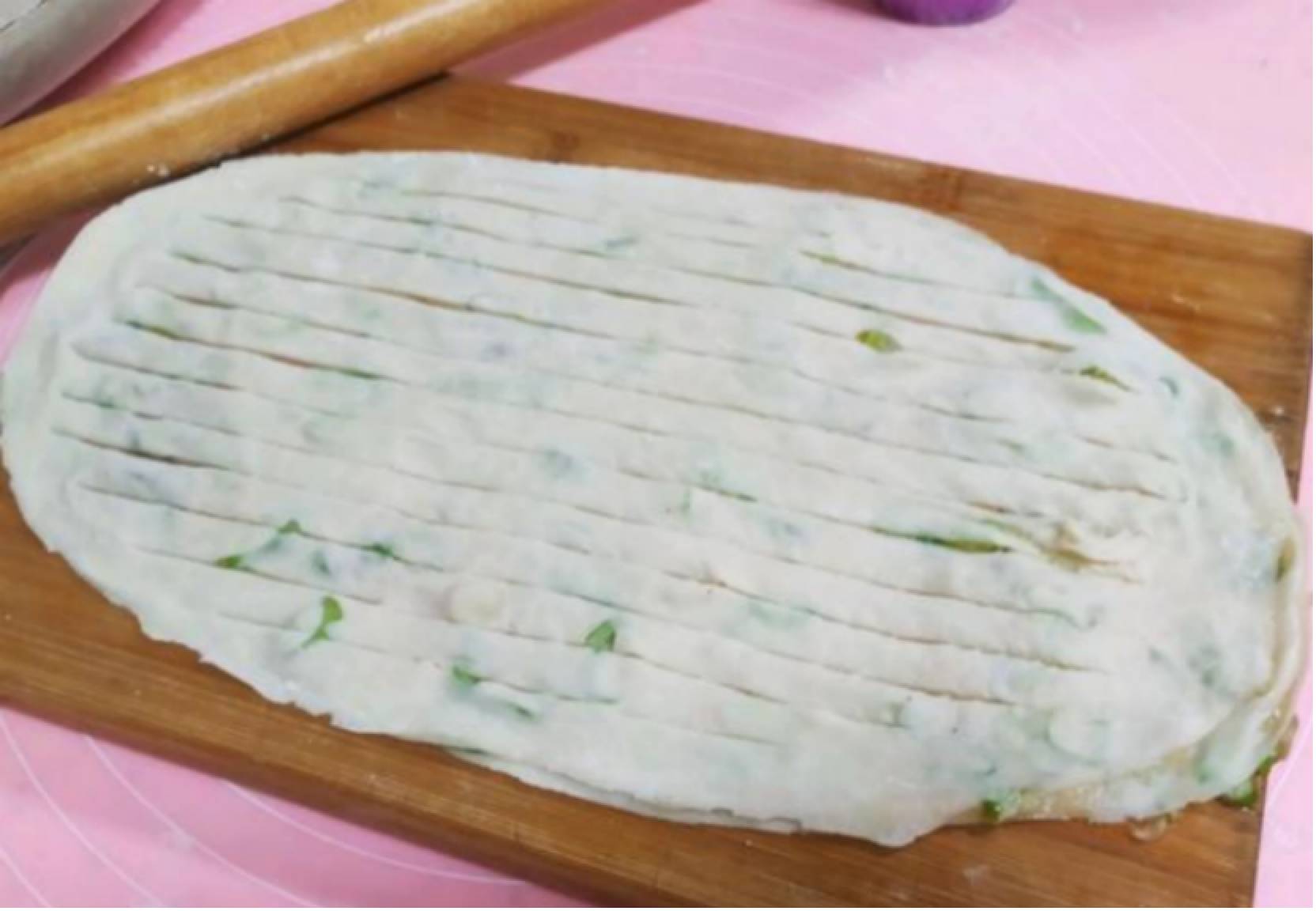 一种做法就能做出手抓饼和葱油饼,浓郁的葱香层层酥脆,超级好吃