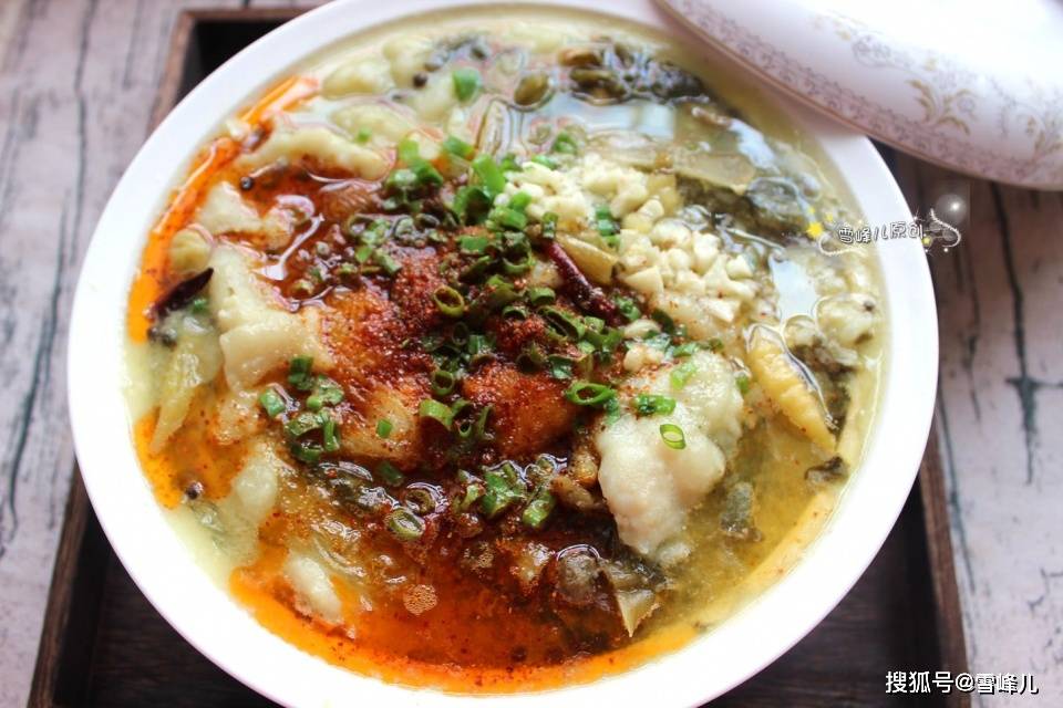 酸菜鱼,鱼片先放还是后放?这步做对了才是酸菜鱼鲜香滑嫩的关键
