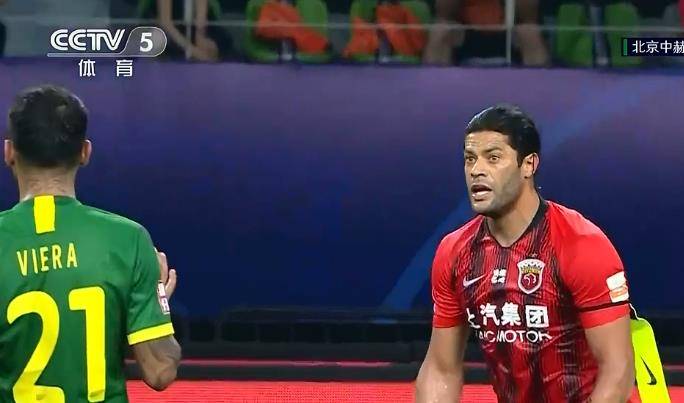 一场2:1看出上港真大佬!怒怼于大宝为队友出头,现场球迷沸腾了