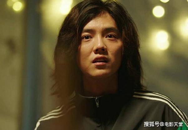 网友提名偶像包袱重的明星,“四千年”高票当选,鹿晗也上榜