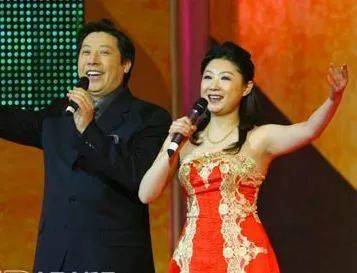 演技炸裂的影帝!低调隐婚背后,是一段惺惺相惜的朴实爱情!