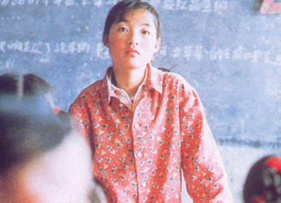 魏敏芝的人生被张艺谋改写,《一个都不能少》令她人生逆袭成导演