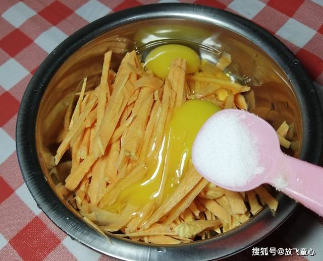 1个红薯2个鸡蛋,教你最好吃的早餐饼做法,简单营养,孩子最爱吃