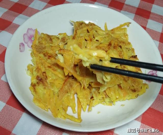 1个红薯2个鸡蛋,教你最好吃的早餐饼做法,简单营养,孩子最爱吃