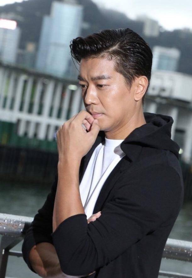 惊险!TVB小生黎诺懿自曝为新剧险毁容,打戏连场却栽在文戏上