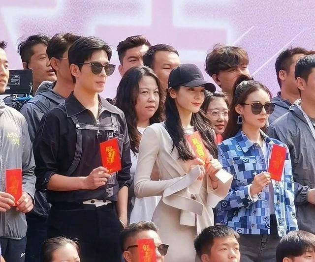被撕番搞怕了!杨洋新剧《你是我的荣耀》放新招,莫名戳中笑点