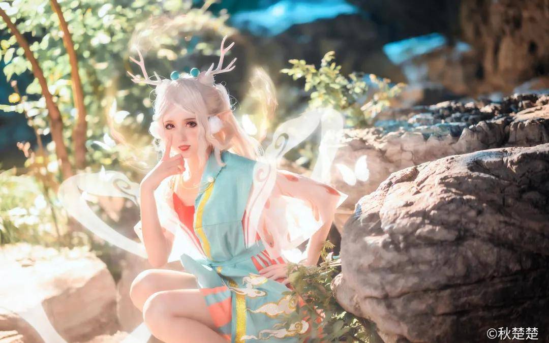 《王者荣耀》遇见神鹿瑶cos,美丽如画,小可爱从游戏里出来啦