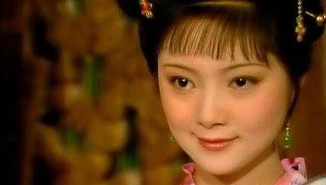 贾府2对夫妻的悄悄话,透露他们喜欢林黛玉,对薛宝钗心存不满