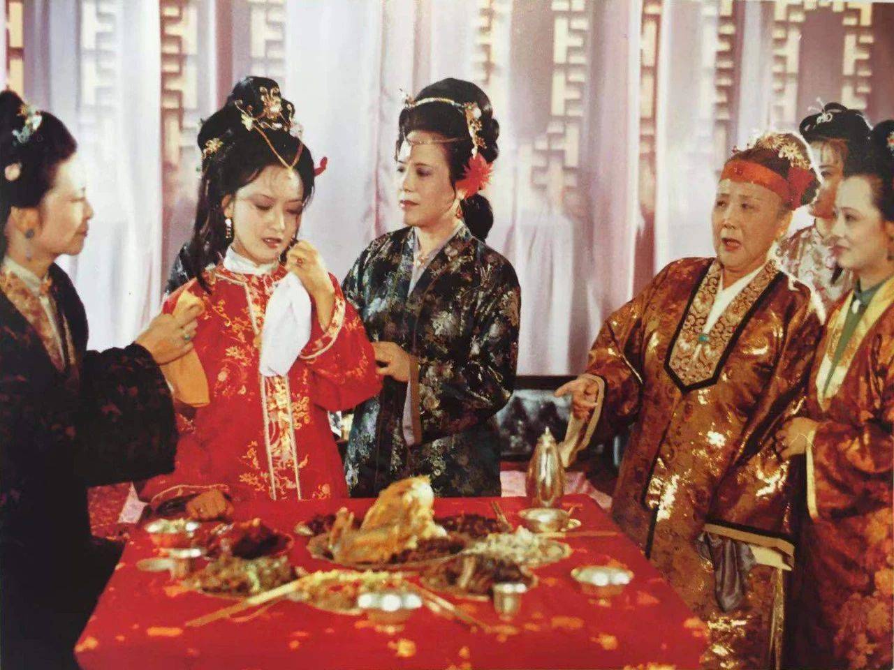 君子与小人:聊聊《红楼梦》里贾家的穷亲戚们