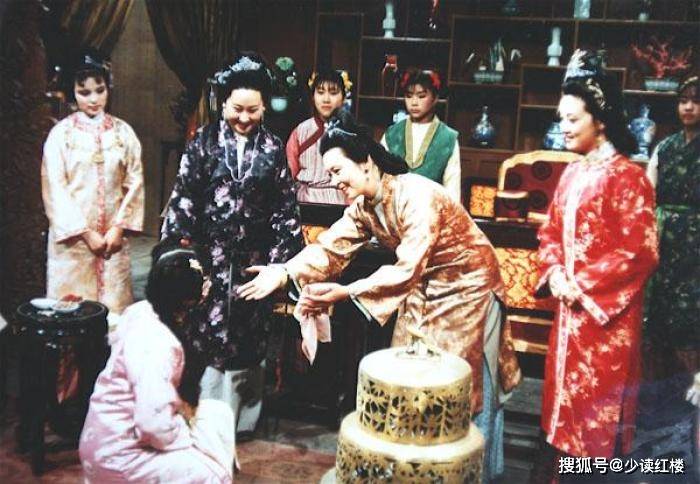 红楼梦:除了贾琏,贾赦还有个儿子,常被众人遗忘