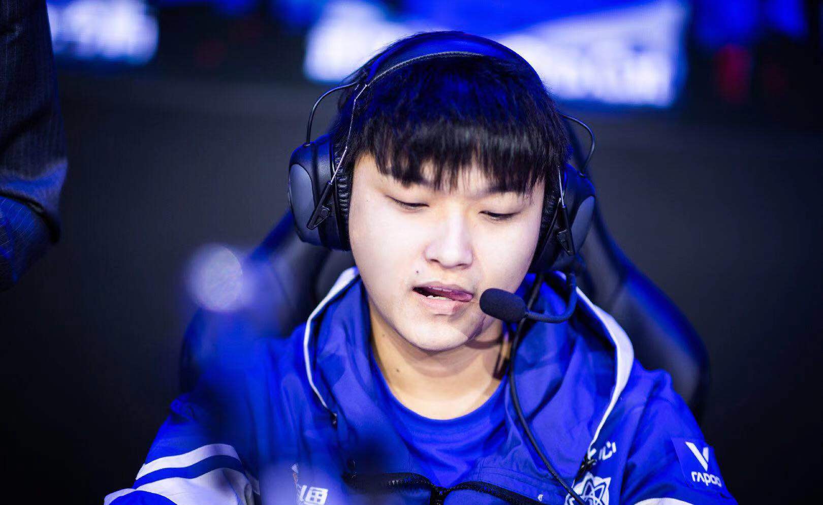 KPL:老选手不值得被尊重?Hero久凡用9个字,直接宣布猫神退役