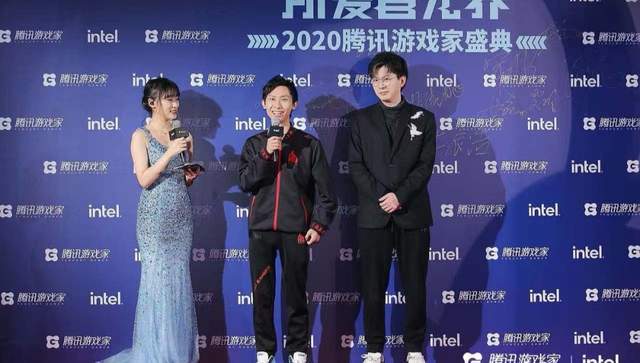 梦泪、久诚同台领奖,一个细节告诉你,为什么梦泪总是人气之王