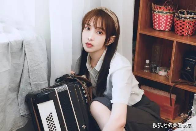 容易让男人“着迷”的3大星座女,古灵精怪,越爱越“上瘾”
