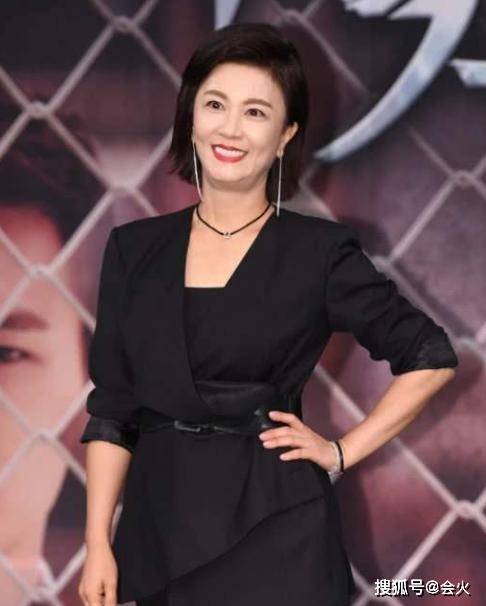 知名女星与富商老公离婚,曾为孩子抚养权,替前夫还债不惜下跪