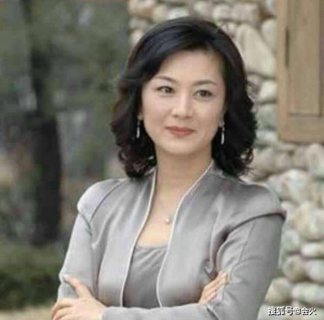 知名女星与富商老公离婚,曾为孩子抚养权,替前夫还债不惜下跪