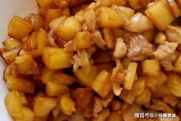 土豆搭配“它”炖一锅,原汁原味,太解馋了,吃再多也吃不够