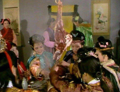 《红楼梦》中有道特别的菜,仅贾母一人能吃,做法暗示了贾府结局