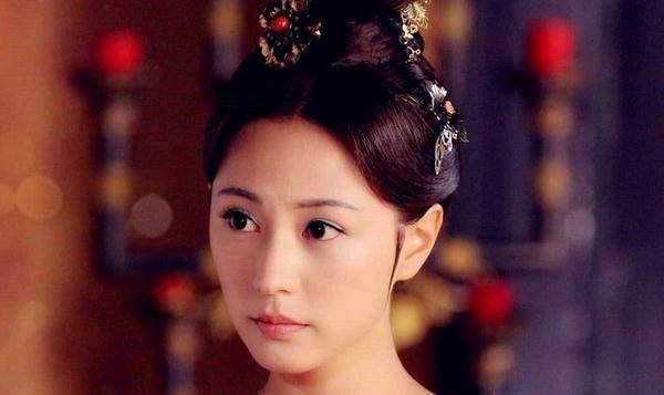 古代没有电,天黑以后人们都干什么?是不是都在看月亮写诗呢