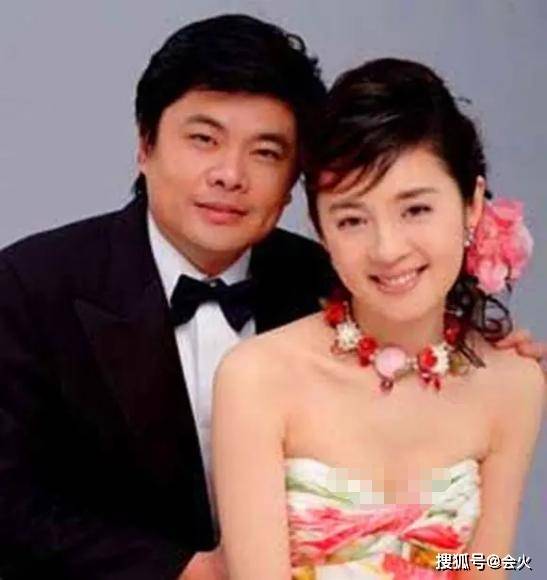 北京台一姐春妮近照显憔悴,头婚没要孩子,二婚1年内高龄生娃