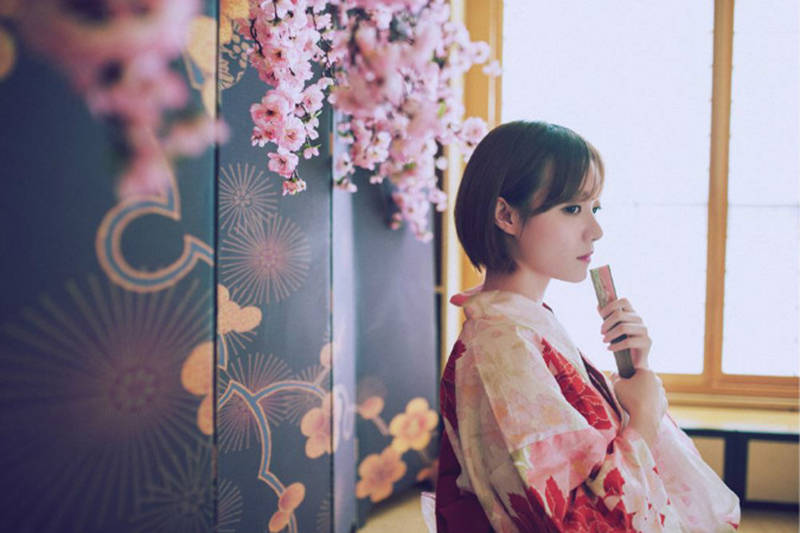 GIF搞笑趣图:老王和老婆都是话务员,一天两人吵架...