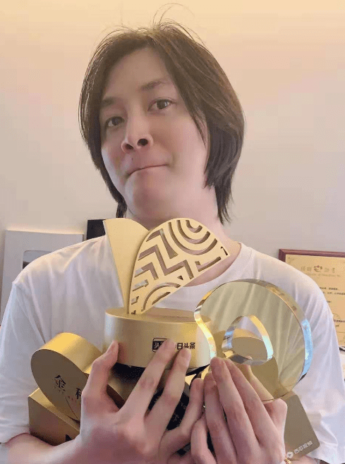 张大仙直播鼓励XYG,没想到能击败QG,全程都在夸对手!