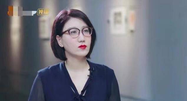 再见周星驰会说什么?黄圣依被主持人易立竞追问,不停摸头发尬笑