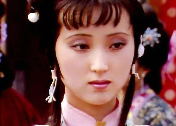 “家暴妆”爆火?明明三十年前的她们,才是真正的美妆达人!