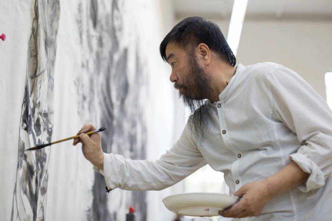 李津:艺术绝对是跟着艺术家走的