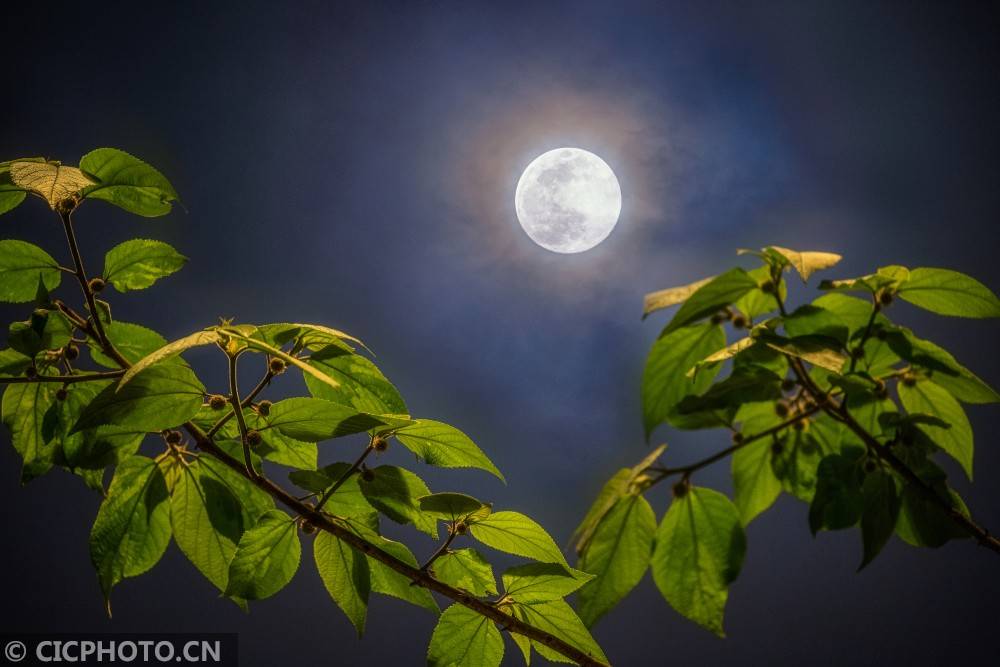 仰望天空:镜见中国绝美苍穹