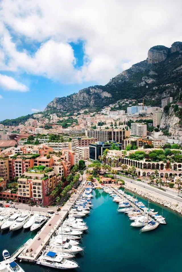 【转载】比颐和园还小,土豪比迪拜多,这个欧洲小国此生不去心难安