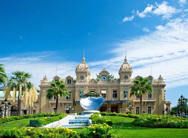 【转载】比颐和园还小,土豪比迪拜多,这个欧洲小国此生不去心难安