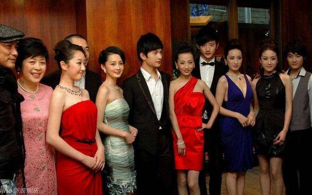 蒋梦婕驾驭不了林黛玉,演网剧成功引起注意,比热巴适合演灰姑娘