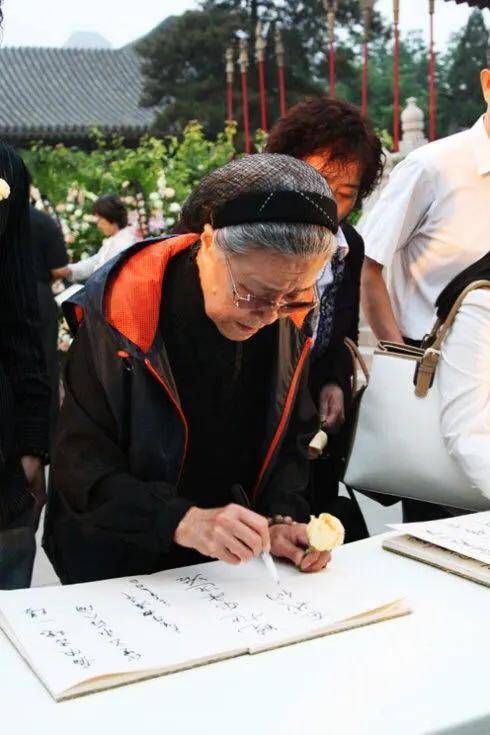 《一地鸡毛》演员现状对比,男主陈道明依然活跃,女主嫁给了导演