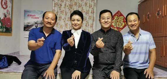 谢大脚和谢广坤打起来了!
