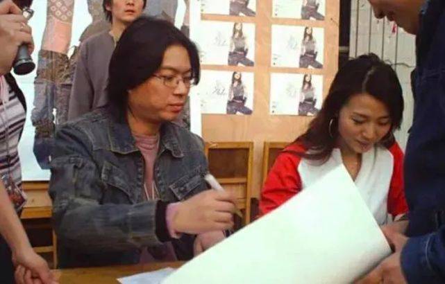 被爆插足、出轨,三段恋情均以失败告终,还被公司当成了摇钱树?