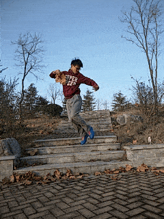 搞笑GIF:新交的女友,大家感觉如何呀?