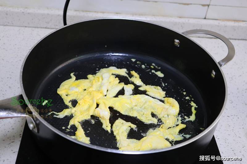 蛋炒饭增加这一步,米饭会在锅中跳舞!粒粒分明,实在太香了!