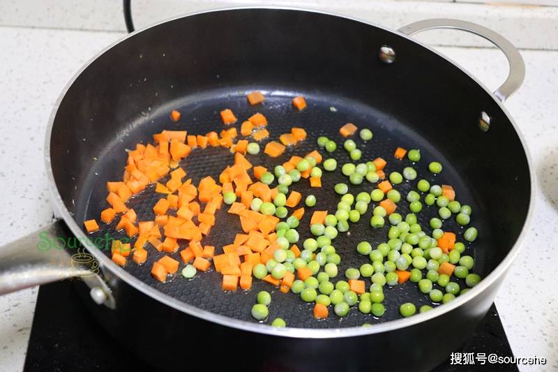 蛋炒饭增加这一步,米饭会在锅中跳舞!粒粒分明,实在太香了!