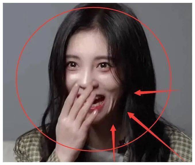 鞠婧祎为什么大笑总是捂嘴?高清特写下大笑的她脸太可怕!