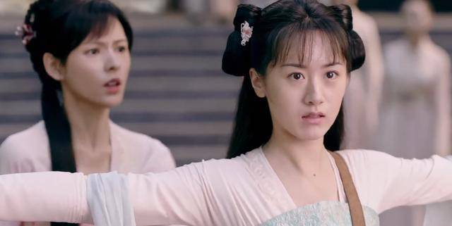 《琉璃》演员造型不忍直视,女主长相很路人,张予曦老气泪沟抢眼