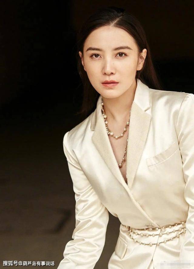 大宋佳,小宋佳,两个人年龄相差18岁,你更喜欢哪个宋佳?