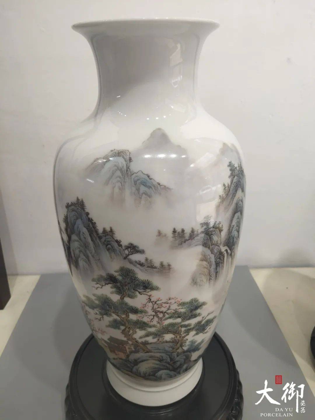 大御瓷器龙飞贵:不忘初心,致力于陶瓷艺术的探索和创作之中