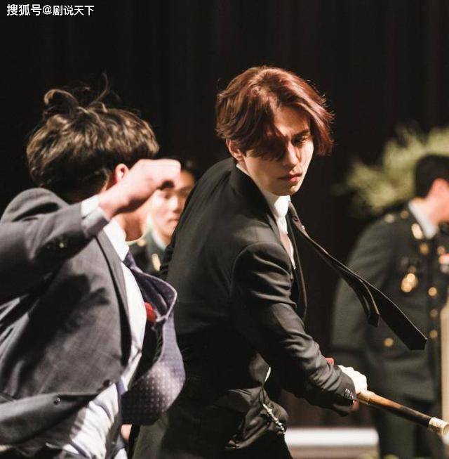 《九尾狐传》预告再公开,李栋旭赵宝儿展现绝佳CP感,画风诱人
